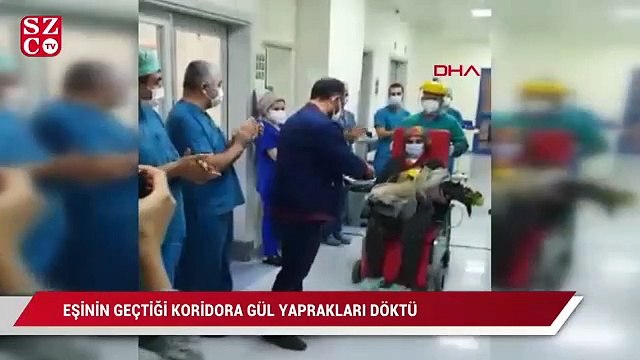 Yoğun bakımdan çıkan corona virüs hastası eşinin geçtiği koridora gül yaprakları döktü