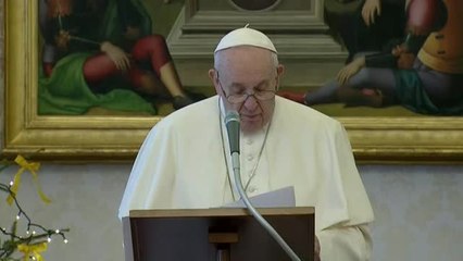 Primera aparición del Papa tras ausentarse por un dolor de ciática