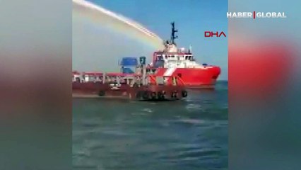 Denizin ortasını alevler kapladı! Su altı boru hattında patlama