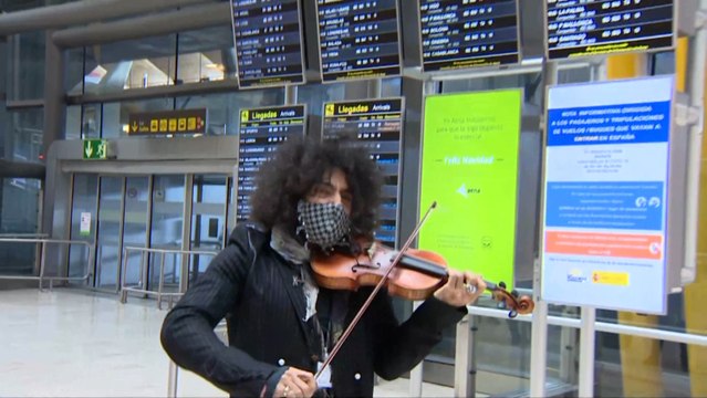 Ara Malikian lleva su música a Barajas para dar la bienvenida al 2021