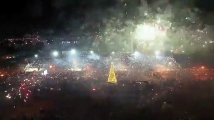 شاهد أجواء احتفالية رقص وغناء وألعاب نارية في الموصل ترحيبا بالعام الجديد