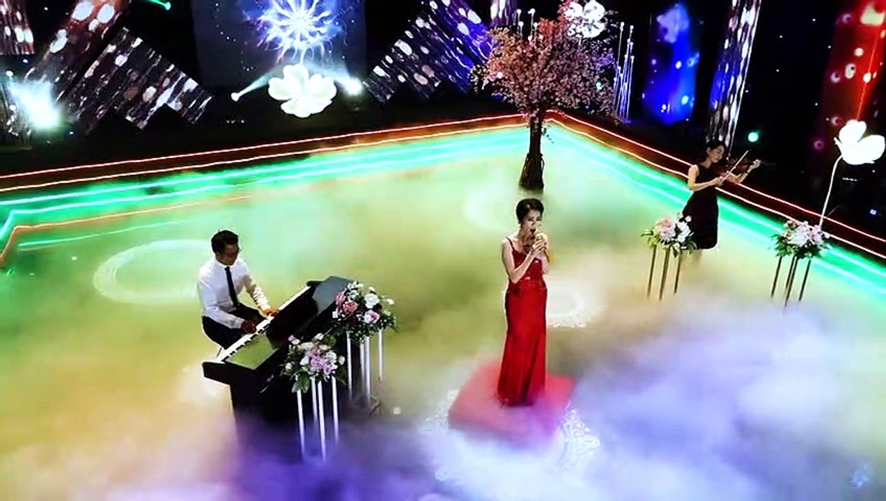 Anh Còn Nợ Em – Lan Vy - Bạn Sẽ Chết Lặng Khi Cô Ấy Cất Tiếng Hát