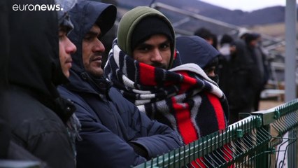 Bosnia, poche tende per le migliaia di profughi all'addiaccio