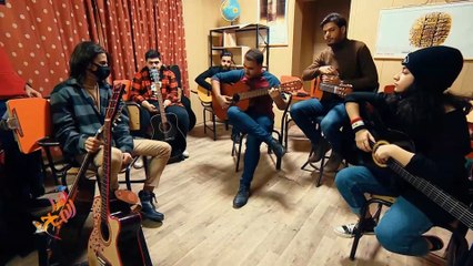 العراق.. حب تعلم العزف على آلة الغيتار