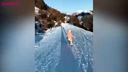 4 yaşındaki çocuğun kardaki muhteşem şovu!