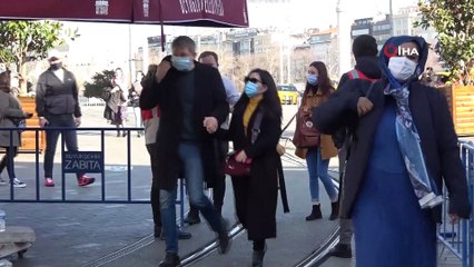 Taksim Meydanı turistlere kaldı