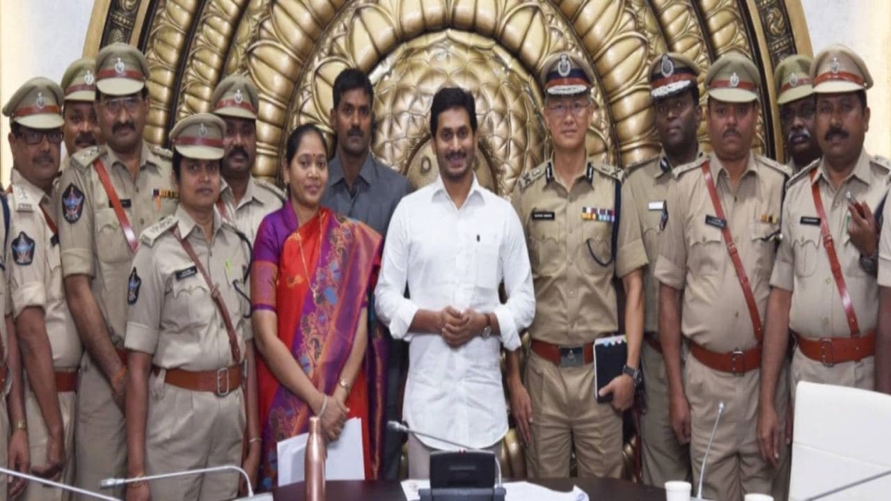 Andhra Pradesh : AP Police Are Working Like YSRCP Workers - MLC Ashok Babu