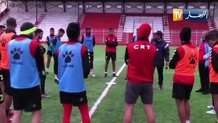 شباب عين تموشنت فرريق كبير بملعب يفتقد لأبسط الضروريات