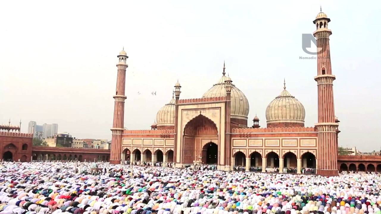 Muslim devotees offer prayers during the festival of Eid al-Fitr at Jama Masjid, Delhi