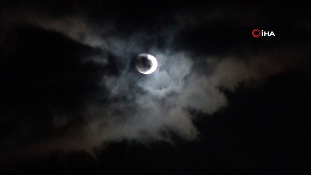 2021 yılının ilk dolunayı göz kamaştırdı