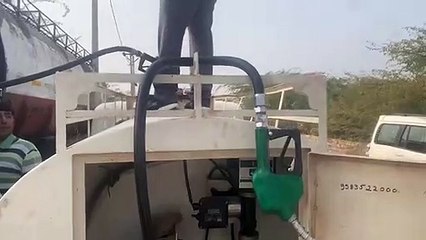 बायो डीजल से भरा टैंकर जब्त, तीन पकड़े