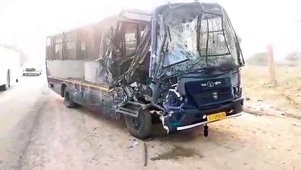 पुलिस बस व एसयूवी की भिड़ंत, चालककी मौत