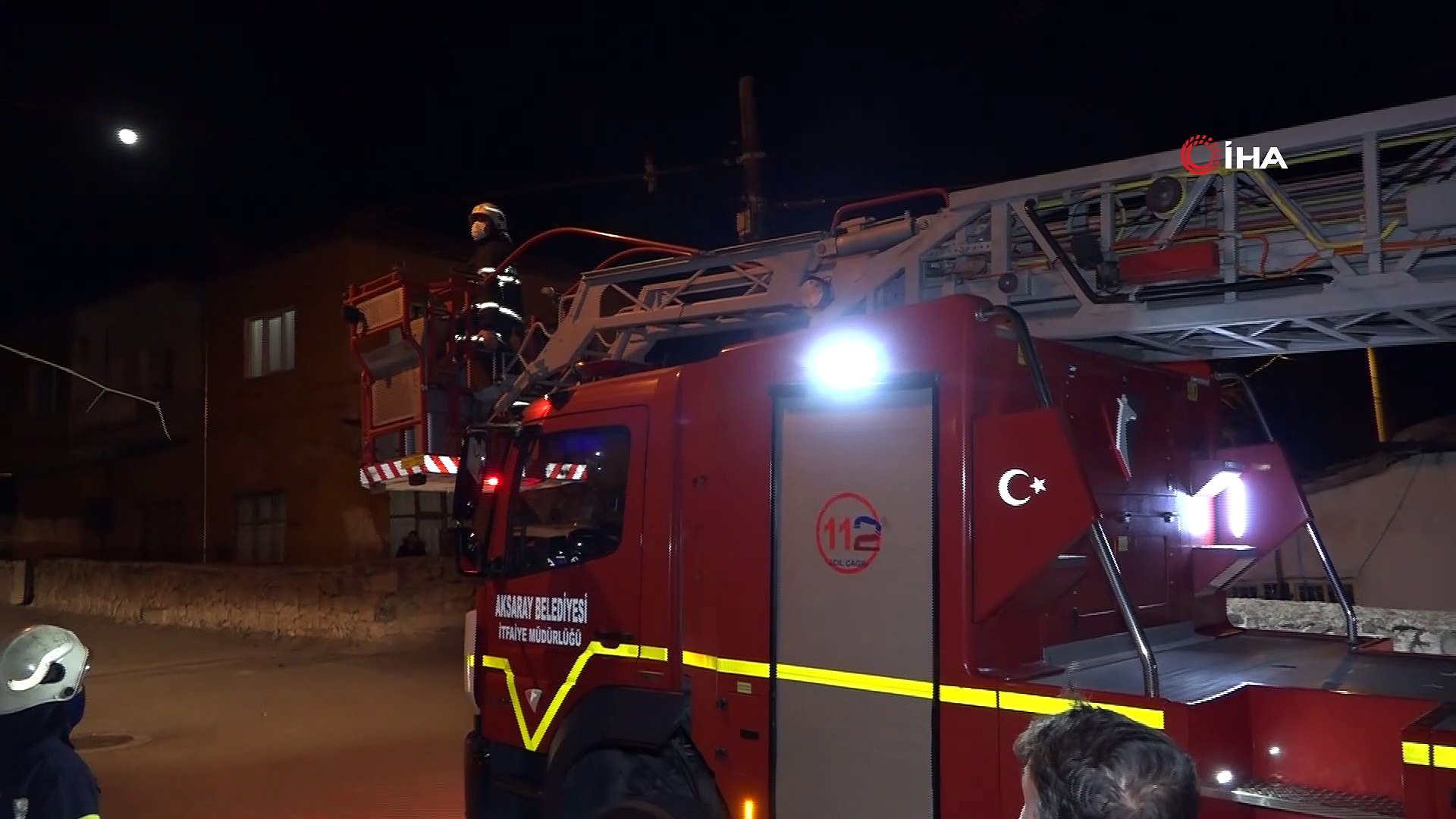 Kendisine Emanet Edilen Evi Soyan Kiraci Sucustu Yakalanip Itfaiye Merdiveniyle Indirildi Dailymotion Video