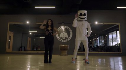 Marshmello & Neha Kakkar do the Biba Dance together in Mumbai  #BIBADance-0p