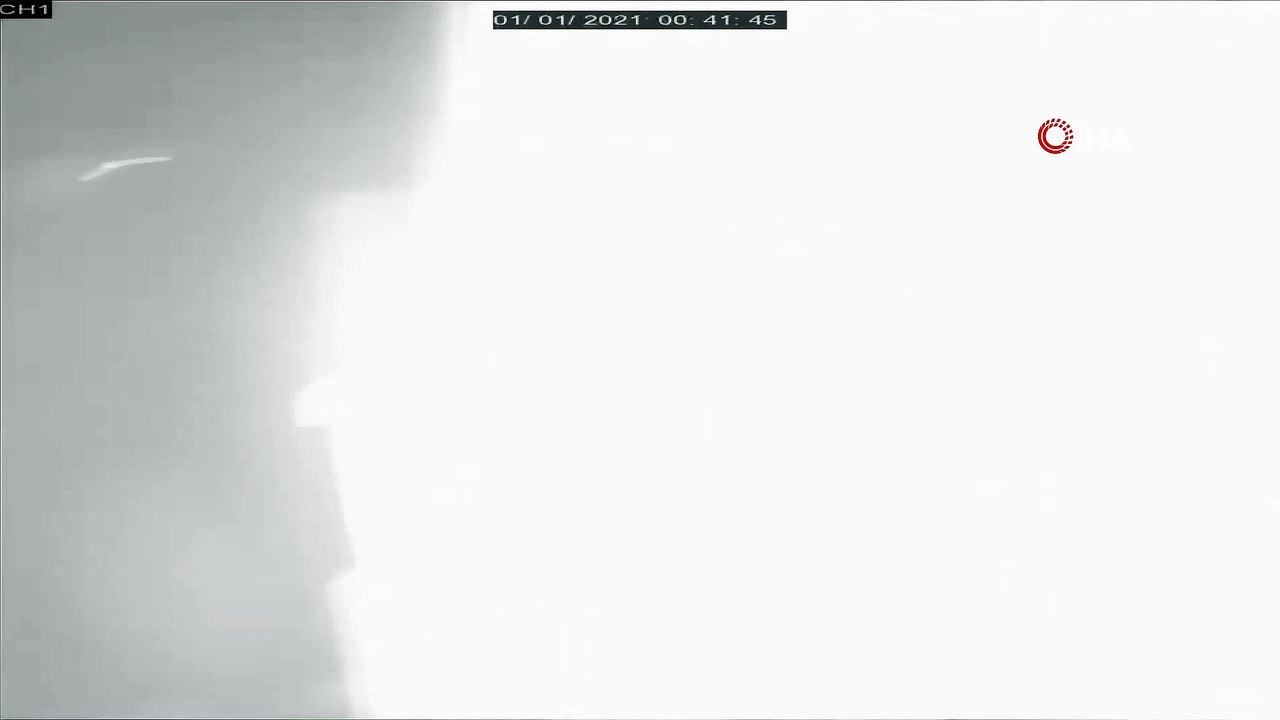 Yılbaşı gecesi film sahnelerini aratmayan hırsızlık...Kadın kılığında otoparka girdi, 5 milyonluk lüks cipi çaldı