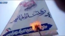 إيرانيون يحرقون صورة قاسم سليماني في الذكرى السنوية الأولى لمقتله