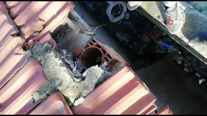 Uyuşturucuyu önce çoraba, sonra bacaya gizlemişler