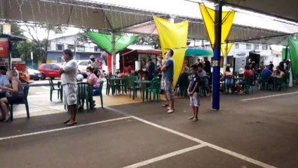 Descargar video: Feira do Teatro é opção de lazer na manhã deste domingo