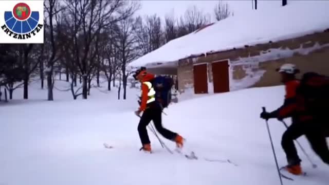 Rescatan a dos montañeros que subieron al Gorbea en plena alerta por nieve