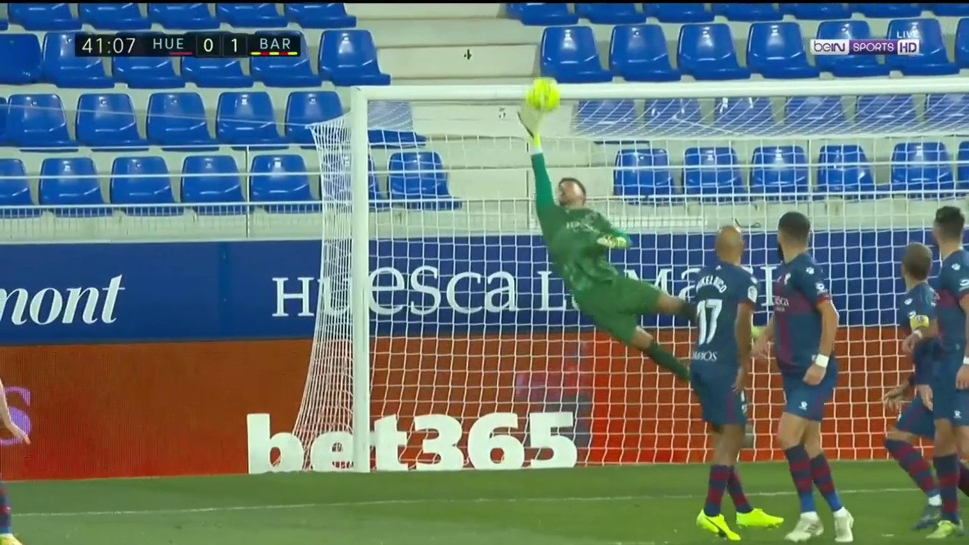 Messi Denied By World-Class Alvaro Save | beIN SPORTS