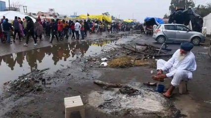 Rains, waterlogging cause inconvenience to farmers protesting at Delhi borders