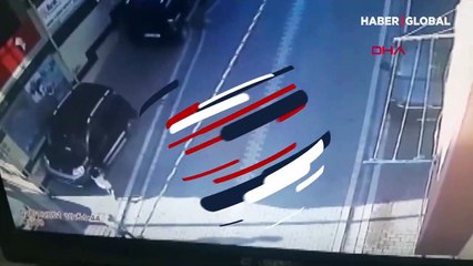 Esenyurt'ta 11 yaşındaki çocuğa kapkaç kamerada