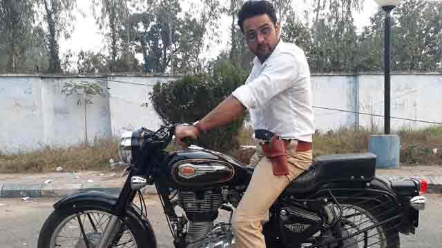 Rohit Bhardwaj Recalls His First Fan Encounter Says His Hands Were Shivering