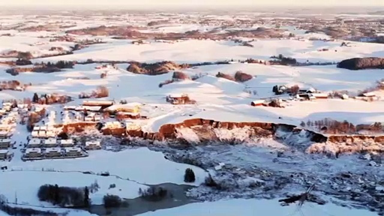 König Harald und Königin Sonja besuchen norwegisches Katastrophengebiet