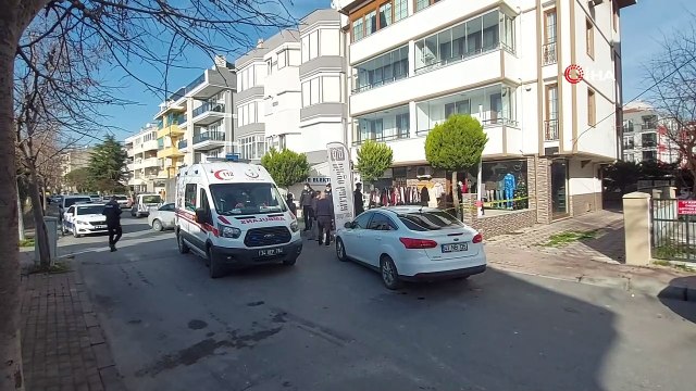 - Silivri'de bir tekstil mağazasına gelen şahıs, eski kayınvalidesi ve kayınçosunu silahla yaraladı. Şahıs olay yerinden kaçarken, 2 ağır yaralı hastaneye kaldırıldı. Polisin kaçan saldırgan şahsı yakalama çalışma