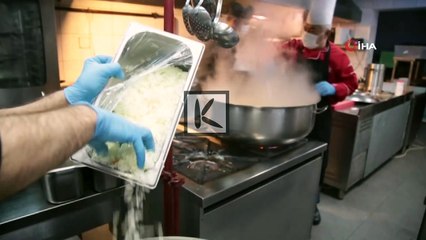 Kadıköy’de Kovid hastalarına sıcak yemek