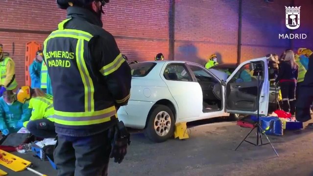 Dos heridos graves en un choque frontal entre dos coches en un túnel bajo la A-2