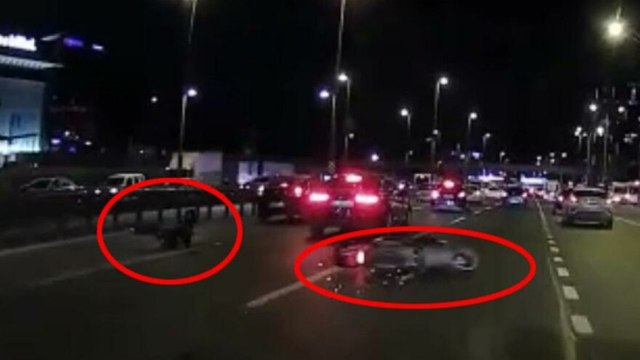 Motosiklete çarptı arkasına bakmadan kaçtı