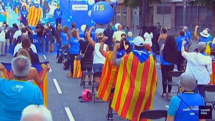 Personalidades internacionales reclaman amnistía por el 1-O en un manifiesto de Òmnium
