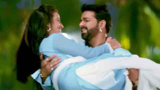 Pawan Singh और Akshara Singh का दिल झूमाकर रख देने वाला गाना !!