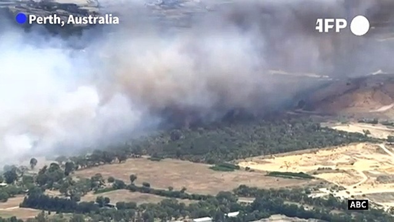 Bushfire and smoke threaten Australian 'lives a...