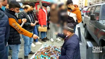 Bıçak almak için sosyal mesafeyi hiçe saydılar | Video