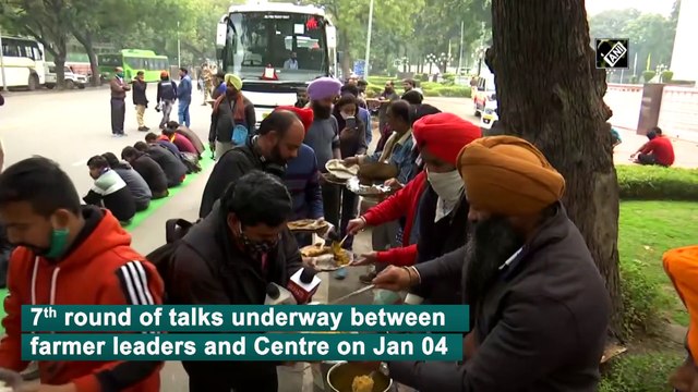 Farmers' protests: Langar distributed outside Vigyan Bhawan in Delhi