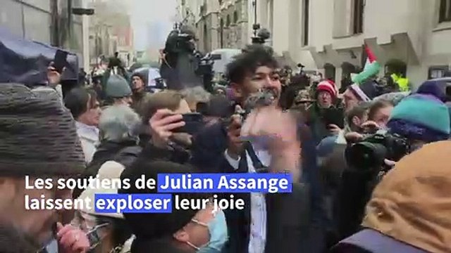 Les soutiens de Julian Assange explosent de joie après le refus de son extradition