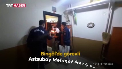 Babası askerde olan çocuğa jandarmadan doğum günü sürprizi