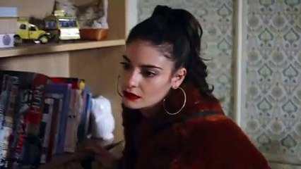 Plus belle la vie : Sabrina vole dans les affaires de Mouss et Mila