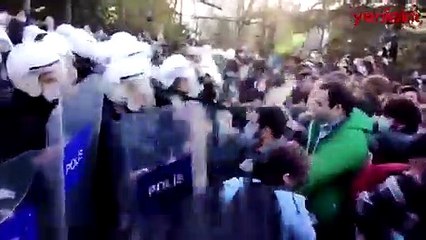Boğaziçi Üniversitesi'nde öğrenciler polise saldırdı