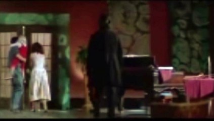 Bruce Campbell Becomes a Vampire