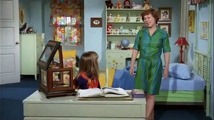 Esmeralda Zaps George Washington Into The 20th Century | Bewitched