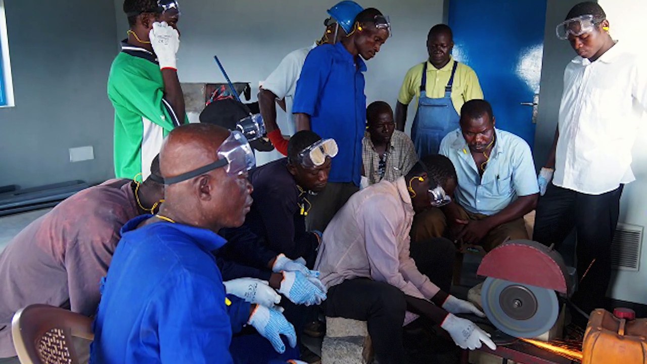 La technologie LMP®, tout solide, de BlueSolutions : la solution d’électrification pour l'Afrique.