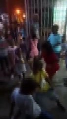 Niños tomando licor en Cartagena