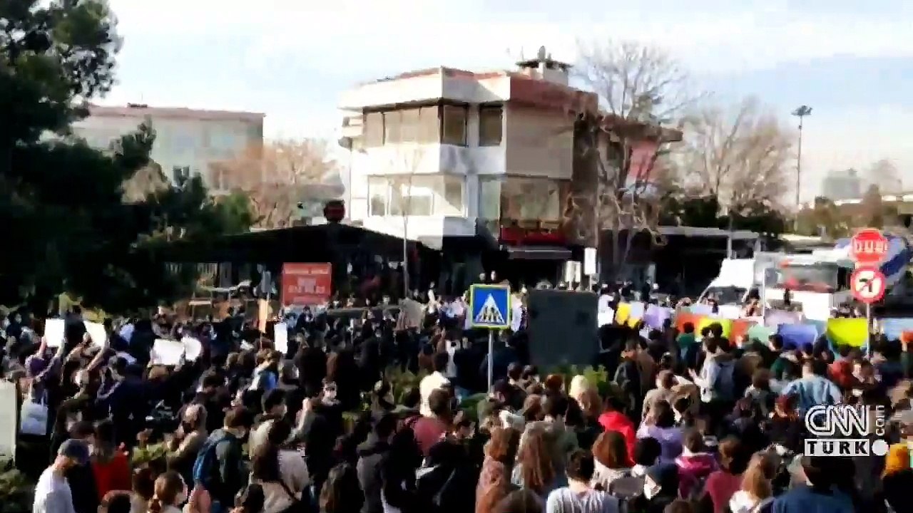 Son dakika... AK Parti Sözcüsü Çelik'ten darbe söylentilerine sert tepki | Video