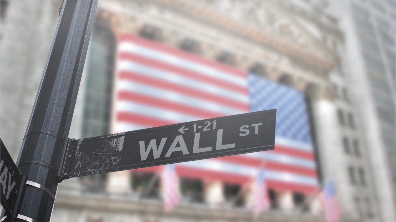 Dow Tumbles More Than 600 Points