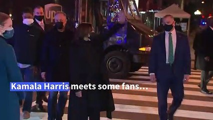 Kamala Harris picks up takeout food in downtown DC