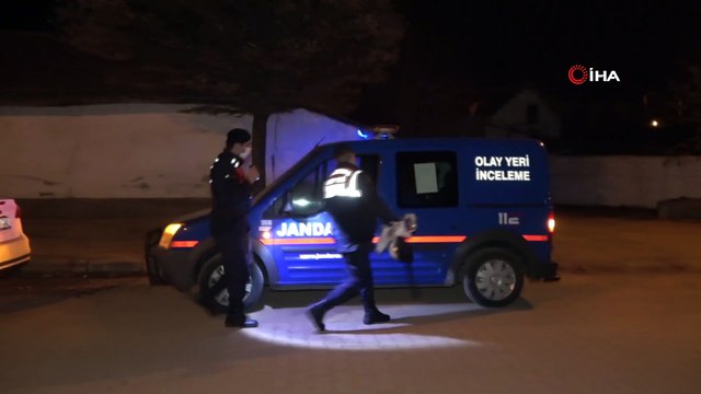 Bu evdeki eşyalar kendiliğinden tutuşuyor: Kendiliğinden yanan evin sırrını çözmeye çalışıyorlar