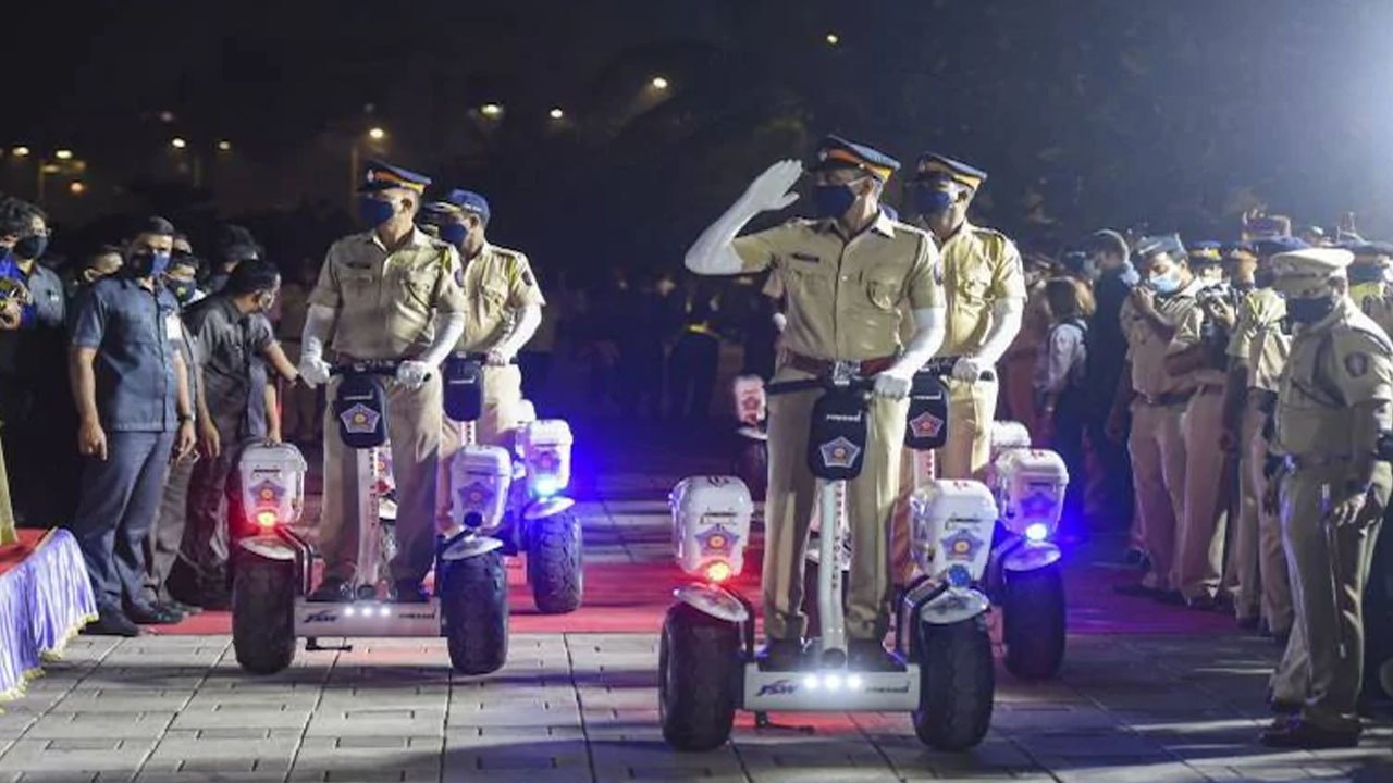 Mumbai Police Ready To Use Segway For Sea Patrolling, Know more about Segway